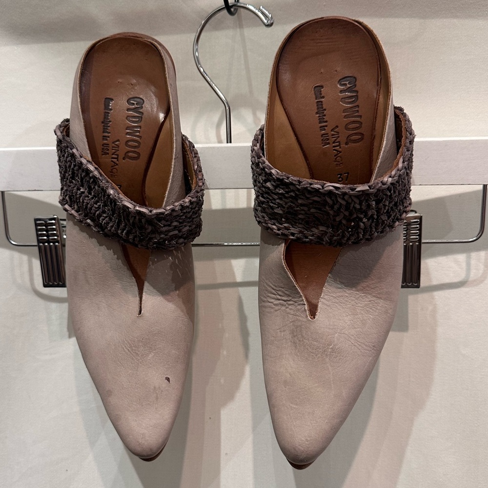New Cydwoq Vintage size 37